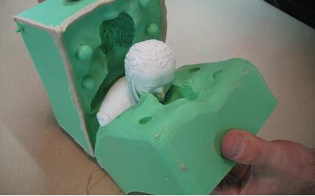  如何判斷模具硅膠產(chǎn)品在購(gòu)買時(shí)的質(zhì)量？