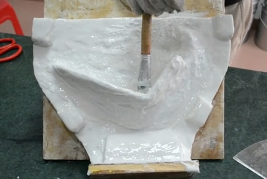 模具硅膠操作方法有幾種？