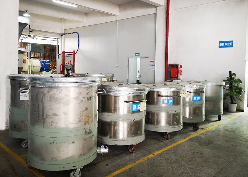 如何選擇靠譜的液體硅膠廠家？這些要點需牢記